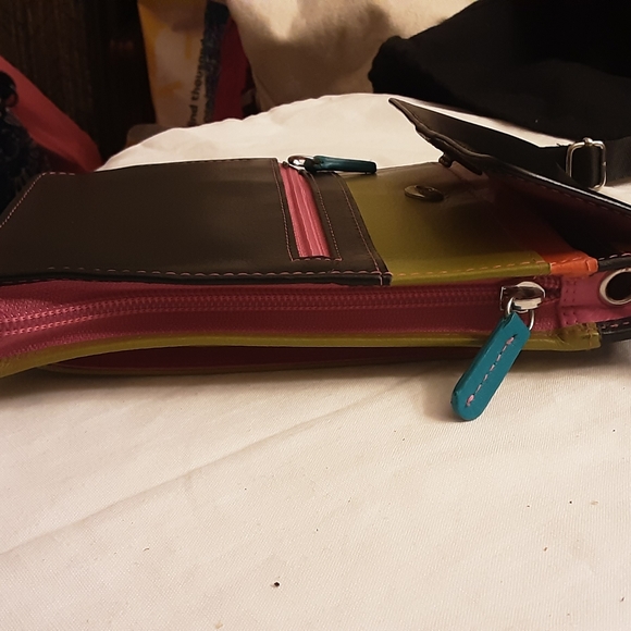 NWOT...Leather RFID Crossbody - Picture 11 of 11